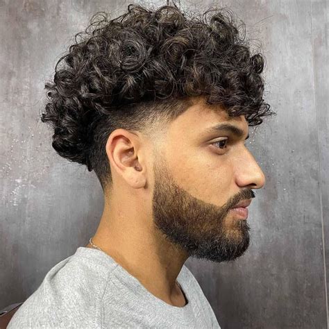 taper cheveux ondulés|Taper fade : la coiffure pour homme qui change du。